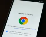 Twój telefon bezpieczny? Jak zaktualizować przeglądarkę (Android/iOS)