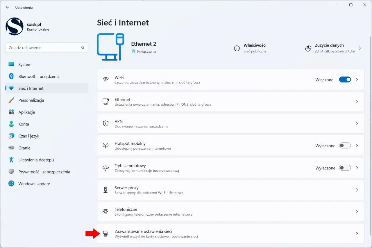 Windows 10 okno właściwości sieci bezprzewodowej z zaznaczonym polem pokaż znaki