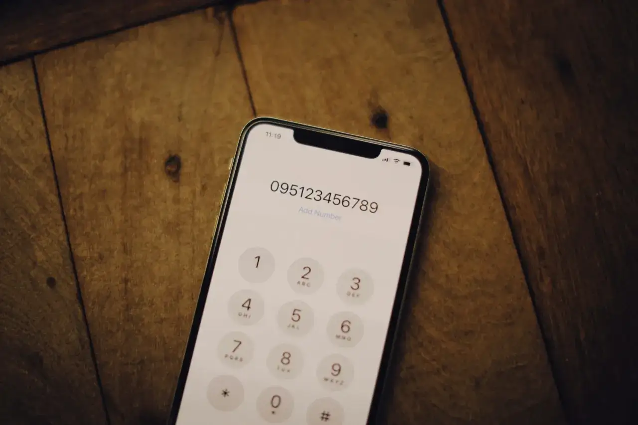 Na ekranie telefonu widoczny jest numer 095123456789. Zastanawiasz się, w jakiej sieci numer ten jest zarejestrowany?