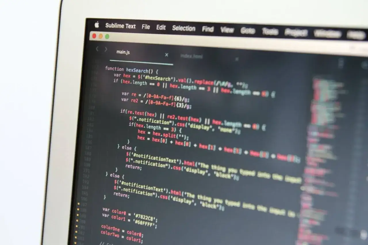 HTML vs. język programowania porównanie